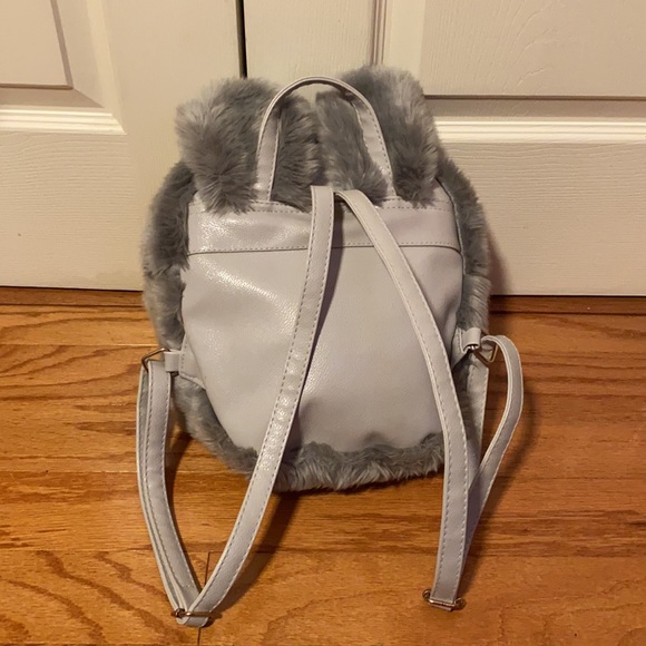 Faux fur backpack with fur ears - Picture 3 of 9